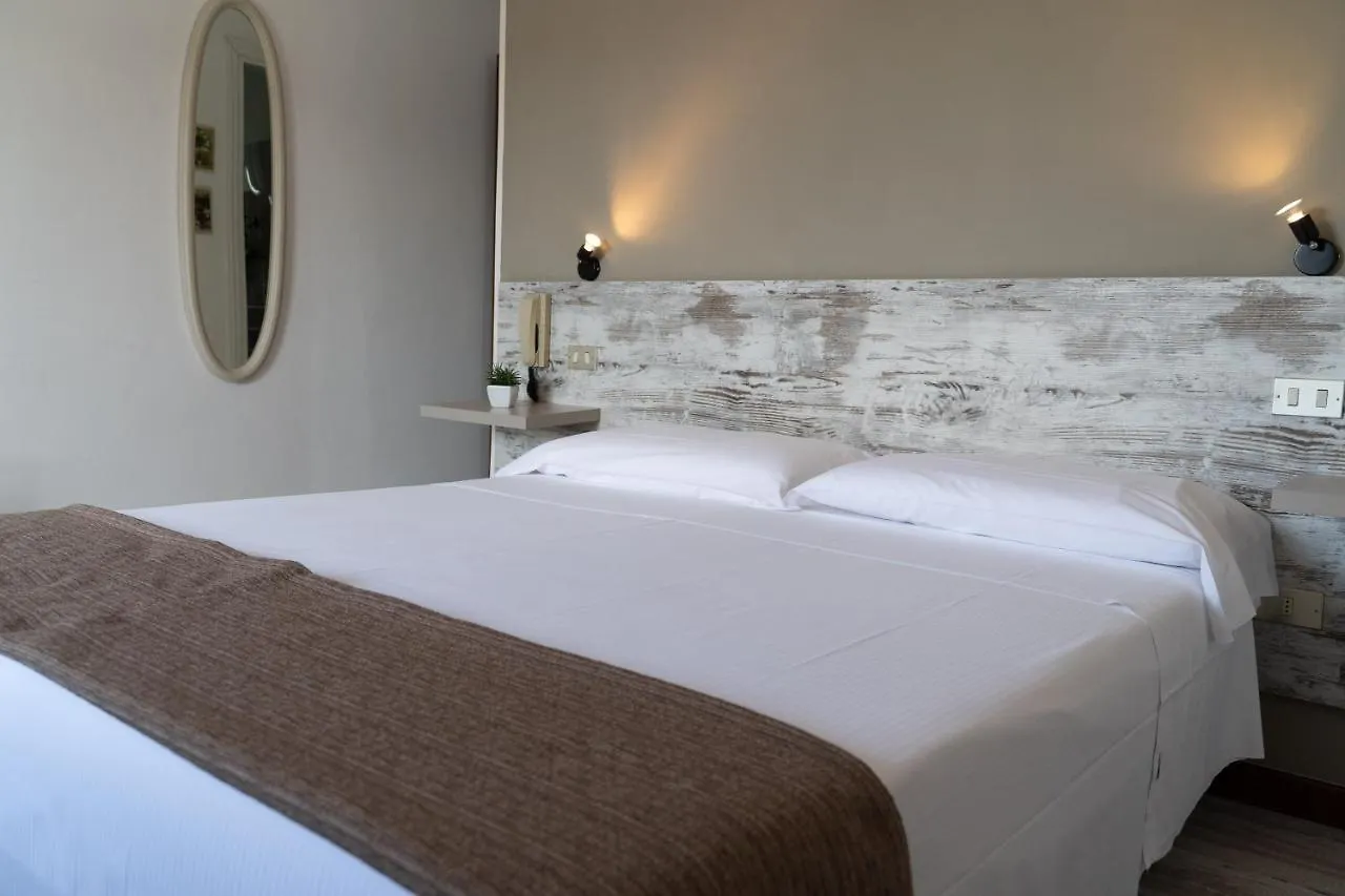**  Hotel Mom Assisi Santa Maria Degli Angeli  Italy