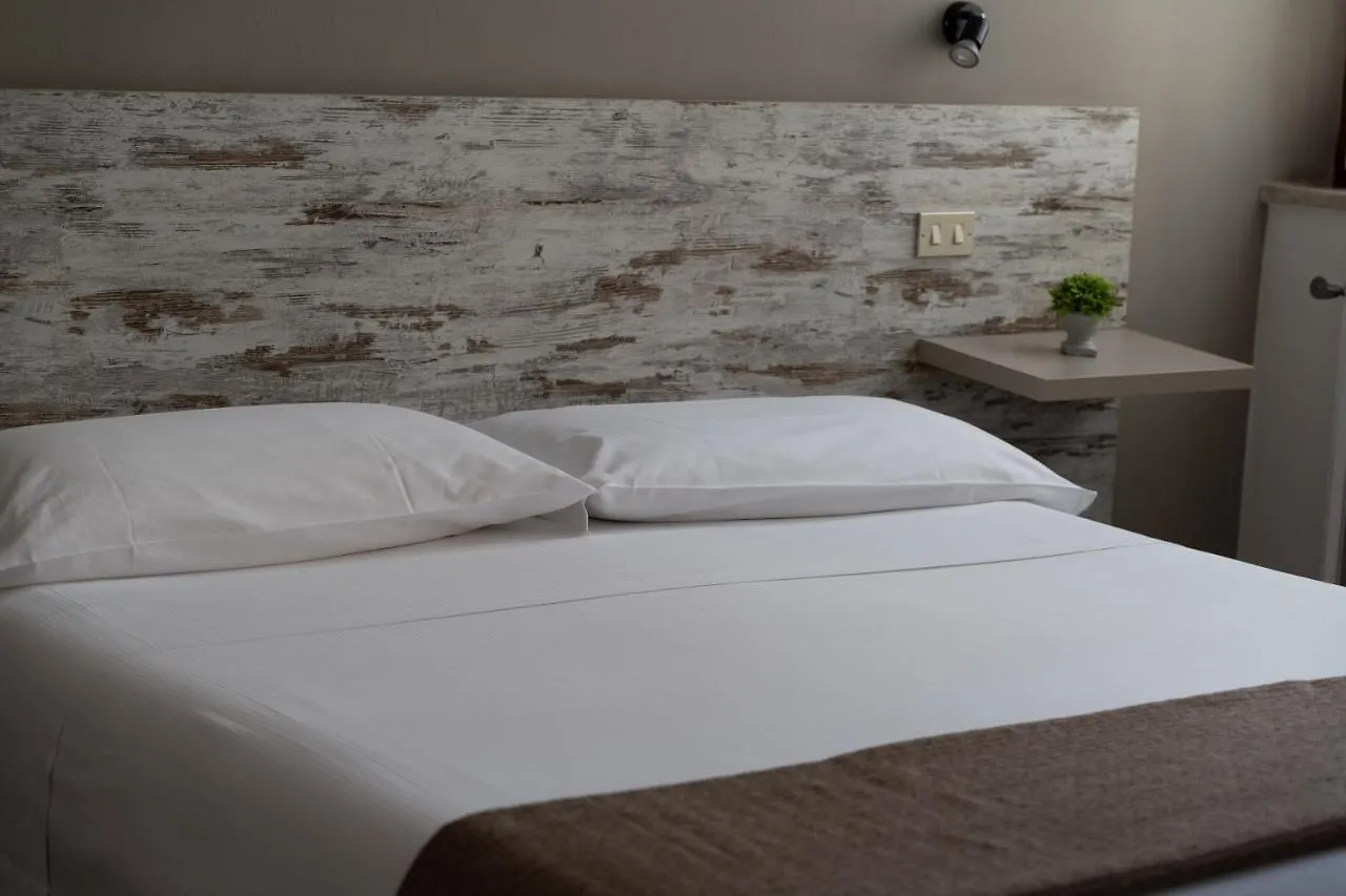 Hotel Mom Assisi Santa Maria Degli Angeli  2*, Santa Maria Degli Angeli (Assisi) Italy